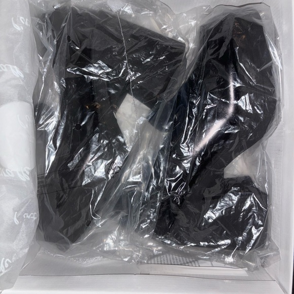 BRAND NEW black platform loafer heels - Picture 5 of 5